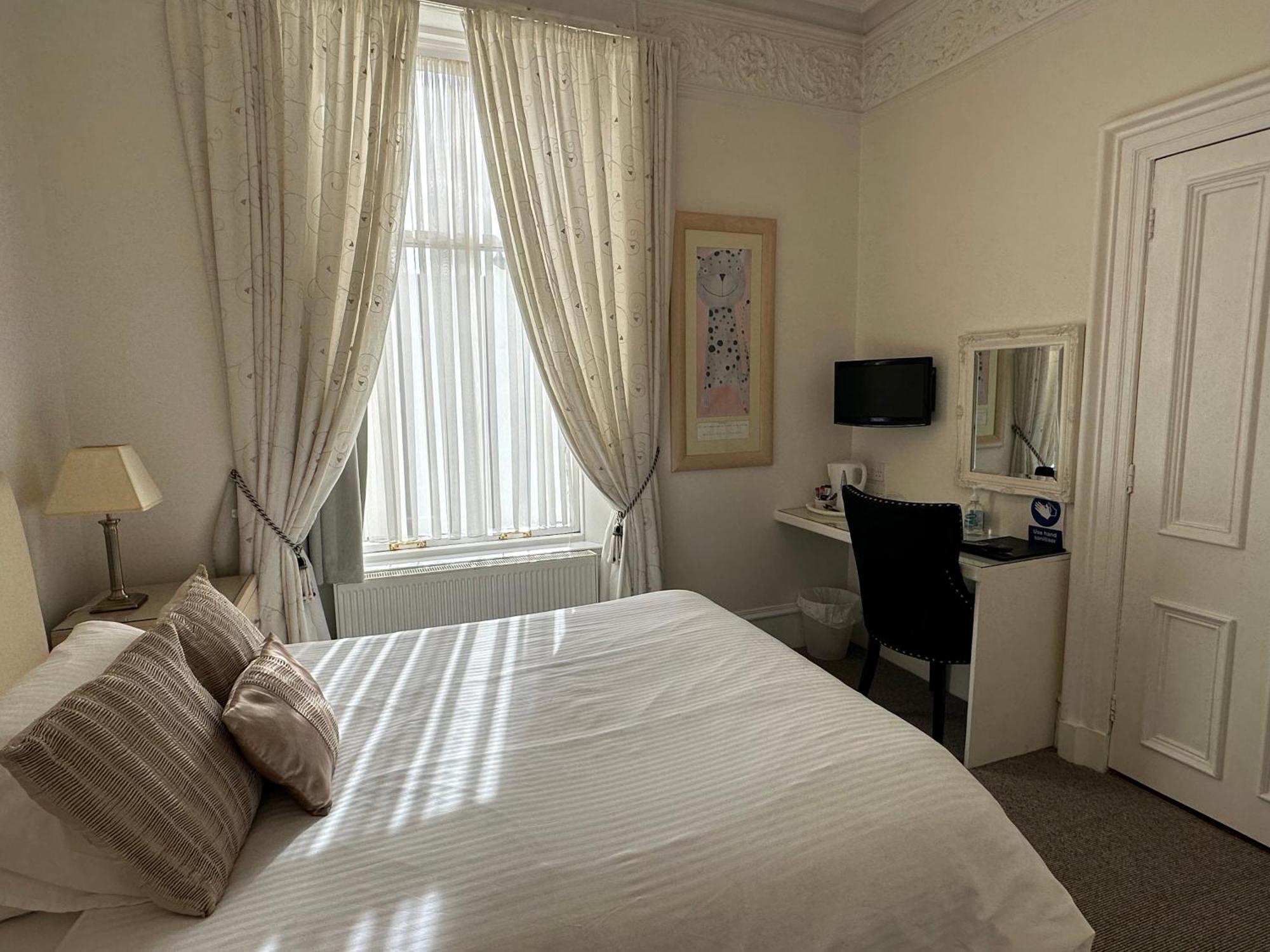 Third House Guest House แอเบอร์ดีน ภายนอก รูปภาพ